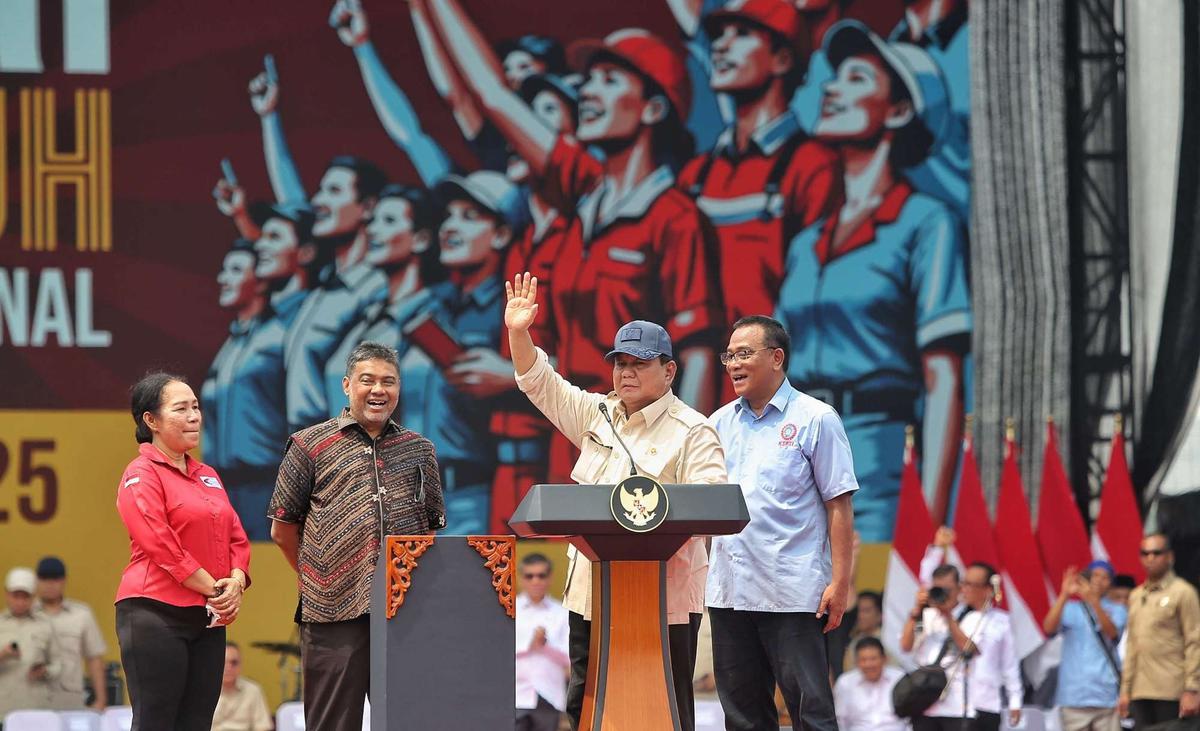 Prabowo hadiri perayaan Hari Buruh di Monas