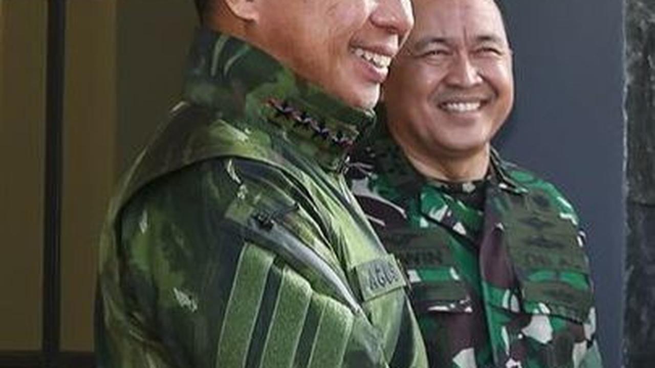 Panglima TNI Kedatangan Tamu Juniornya yang Kini Jabat Menteri, Sosoknya Gagah Gak Ada Obat
