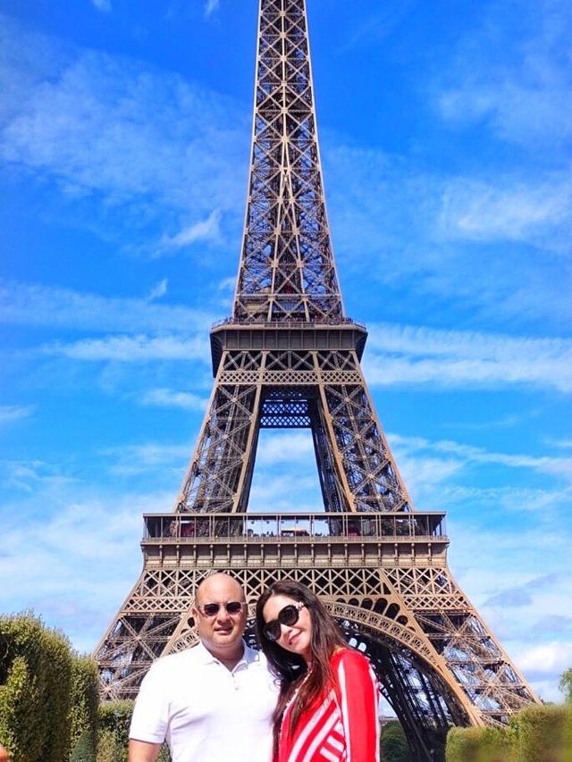 Maia Estianty Unggah Potret Mesra Di Depan Menara Eiffel