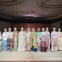 Koleksi kolaborasi RiaMiranda Signature by Ria Miranda bersama  Lomma x Cita Tenun Indonesia. / Foto dok: Cita Tenun Indonesia.