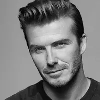 Pamer Tubuh Atletis ala David Beckham | (via: express.co.uk)
