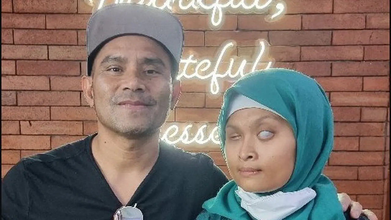 Judika mempersiapkan single duet bersama Nurlela, seorang disabilitas netra yang memiliki suara emas (https://www.instagram.com/p/CamoHhlpXc8/)
