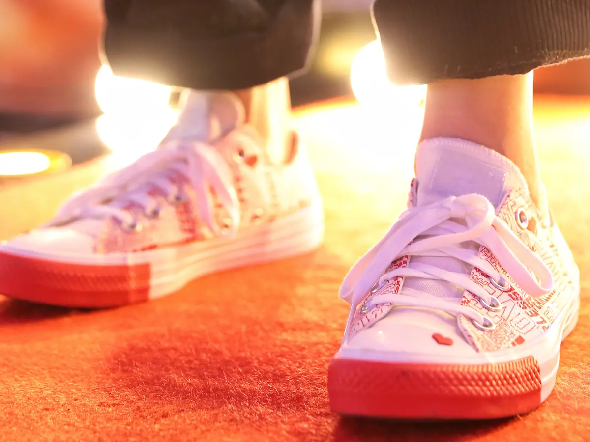 Converse artinya store