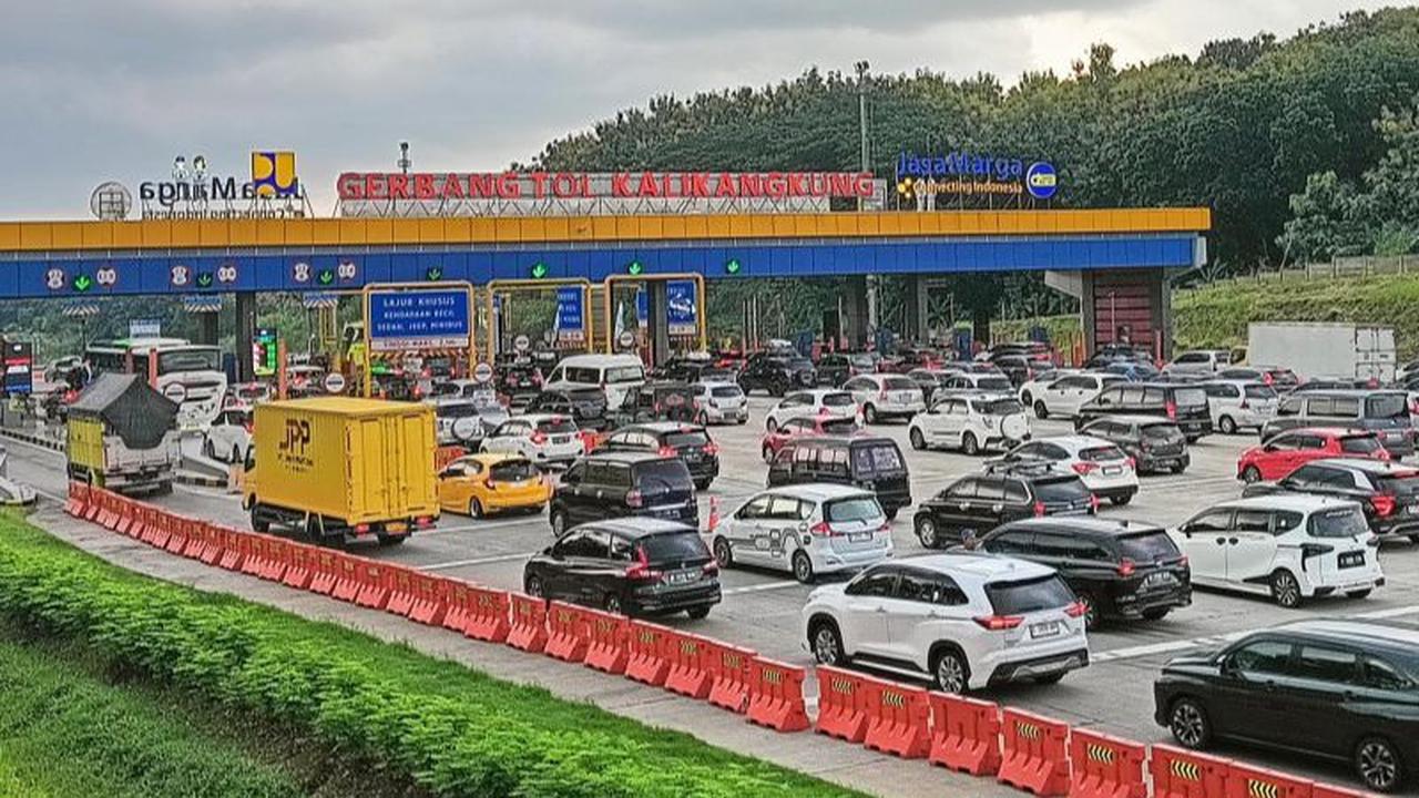 Update Arus Balik Lebaran: Kondisi Gerbang Tol Kalikangkung Sore Ini