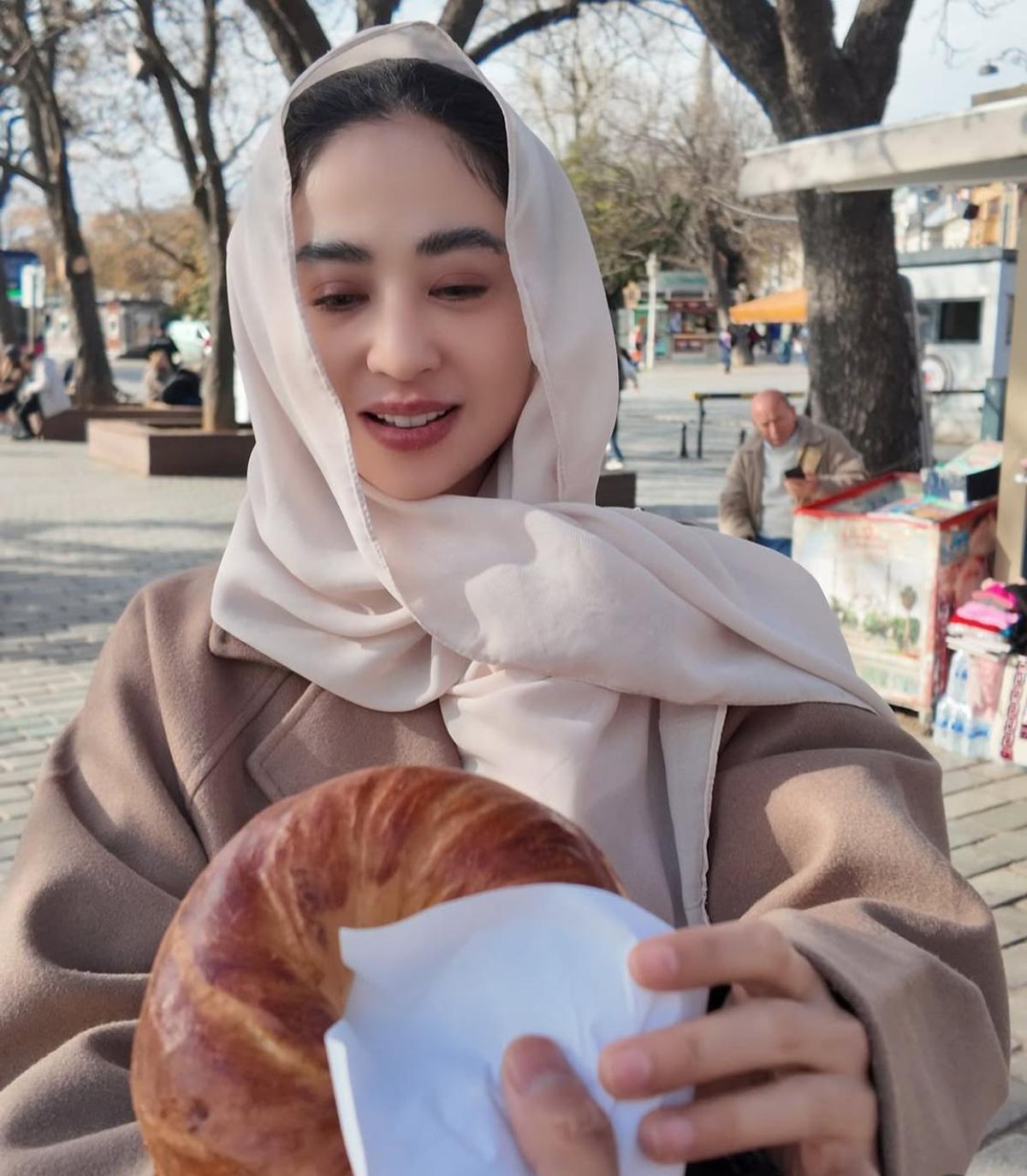 Dewi Perssik Liburan di Turki Setelah Umroh, Pesona dan Keseruannya!