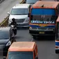 Bus Metromini 75 jurusan Blok M - Pasar Minggu melintasi di jalanan Ibukota, Jakarta, Rabu (7/10). Pemprov DKI berencana secara bertahap akan menghapus angkutan umum bus berukuran sedang di Ibukota. (Liputan6.com/Yoppy Renato)