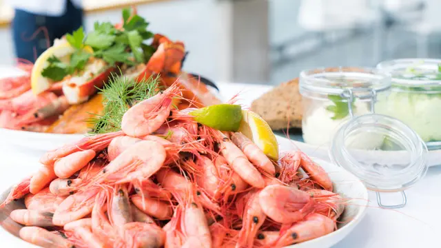 5 Kandungan Gizi Udang yang Baik untuk Makan Bergizi Si Kecil