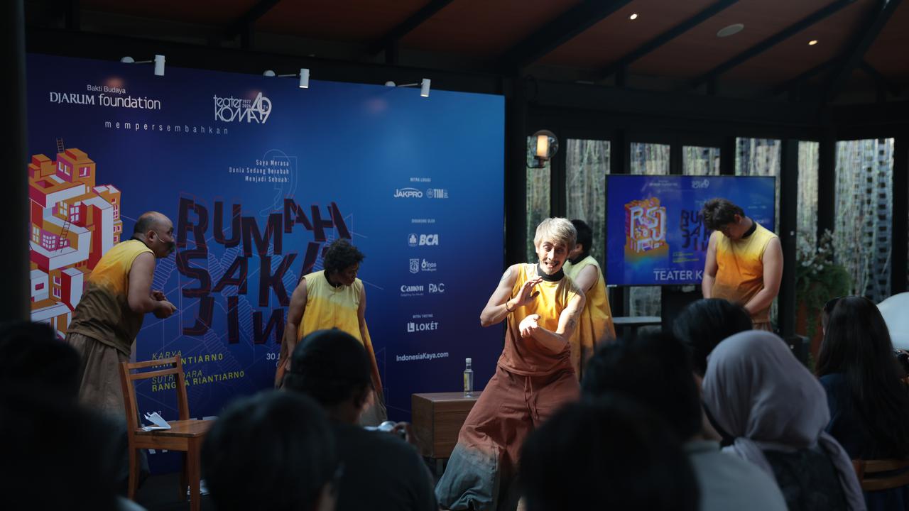 Teater Koma Pentaskan Kembali Rumah Sakit Jiwa Setelah 35 Tahun