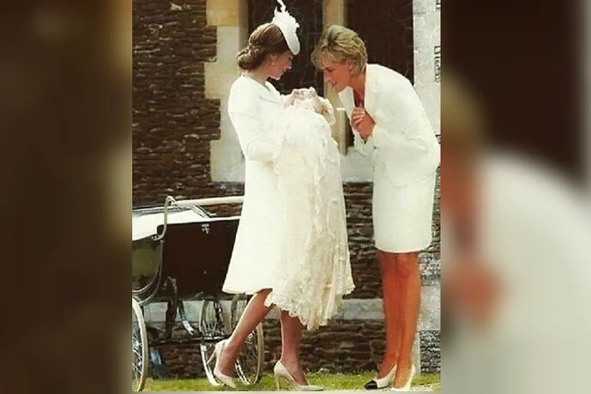 Foto Penampakan 'Hantu' Putri Diana Bersama Kate Middleton