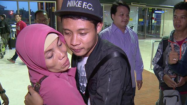 Diantar Ibunda Tercinta, Evan Dimas berangkat ke Spanyol, Selasa Petang (2/2/2016), untuk mengikuti latihan bersama klub Espanyol B selama 4 bulan.