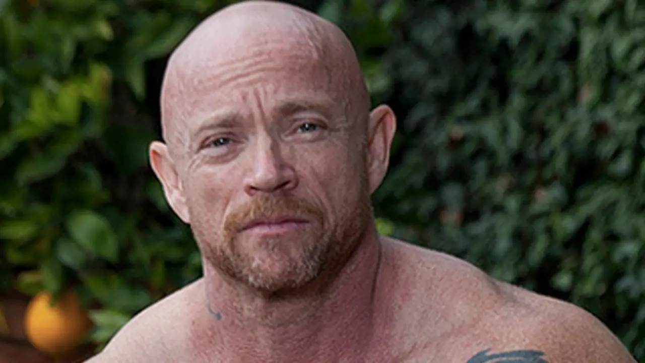 Buck Angel seorang perempuan yang mengubah dirinya menjadi laki-laki