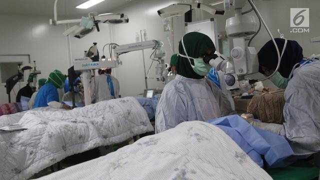 RS EMC Sentul Gelar Bakti Sosial Operasi Katarak Gratis