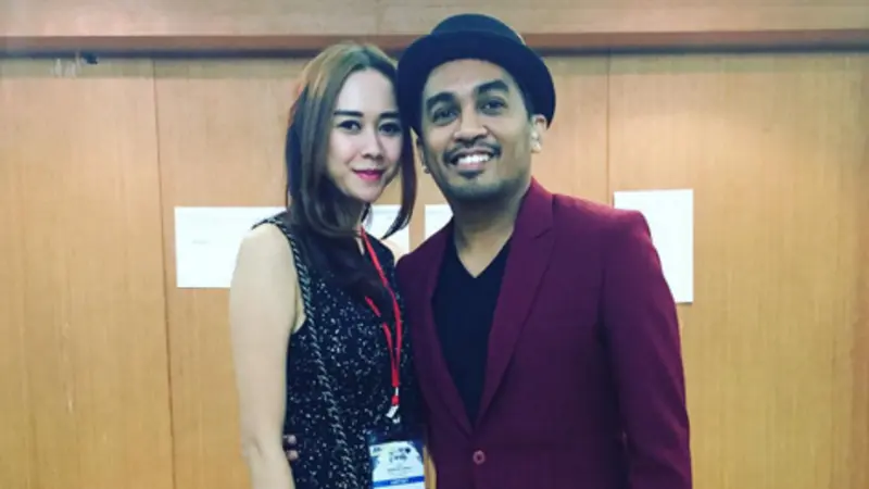 Ada Aura Kasih Duduk Manis di Kursi VIP Konser Glenn Fredly