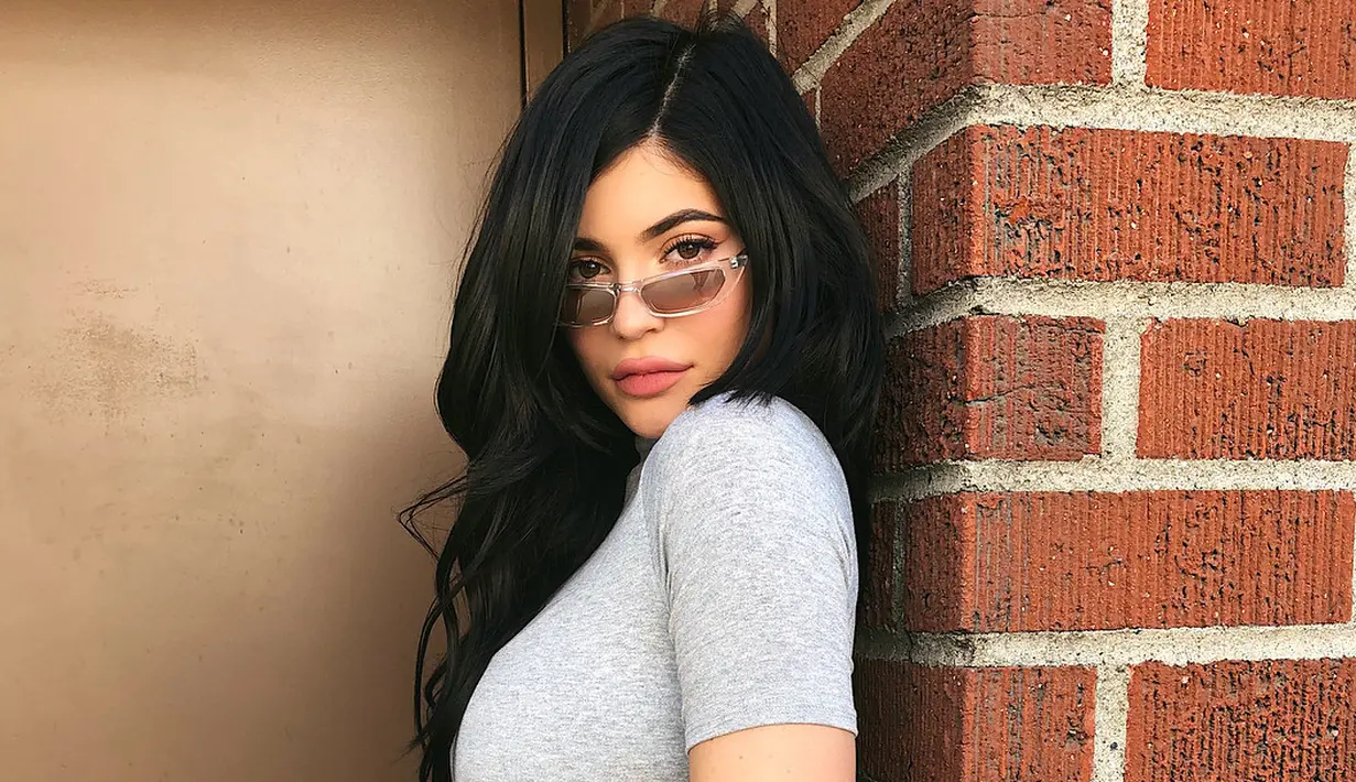 Kini bentuk tubuh Kylie Jenner sendiri pun sudah kembali seperti dulu. (instagram/kyliejenner)