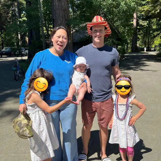 6 Potret Mark Zuckerberg Bareng Istri dan Momong Anak, Hidupnya