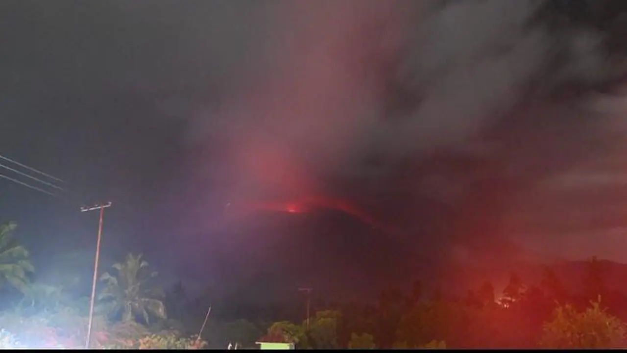 Gunung Lewotobi Laki-Laki Erupsi Kamis 20 Maret 2025