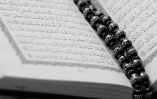 Bacaan Surah Al Alaq 1-5 Lengkap Beserta Arti & Isi Kandungannya, Umat Islam Harus Tahu!