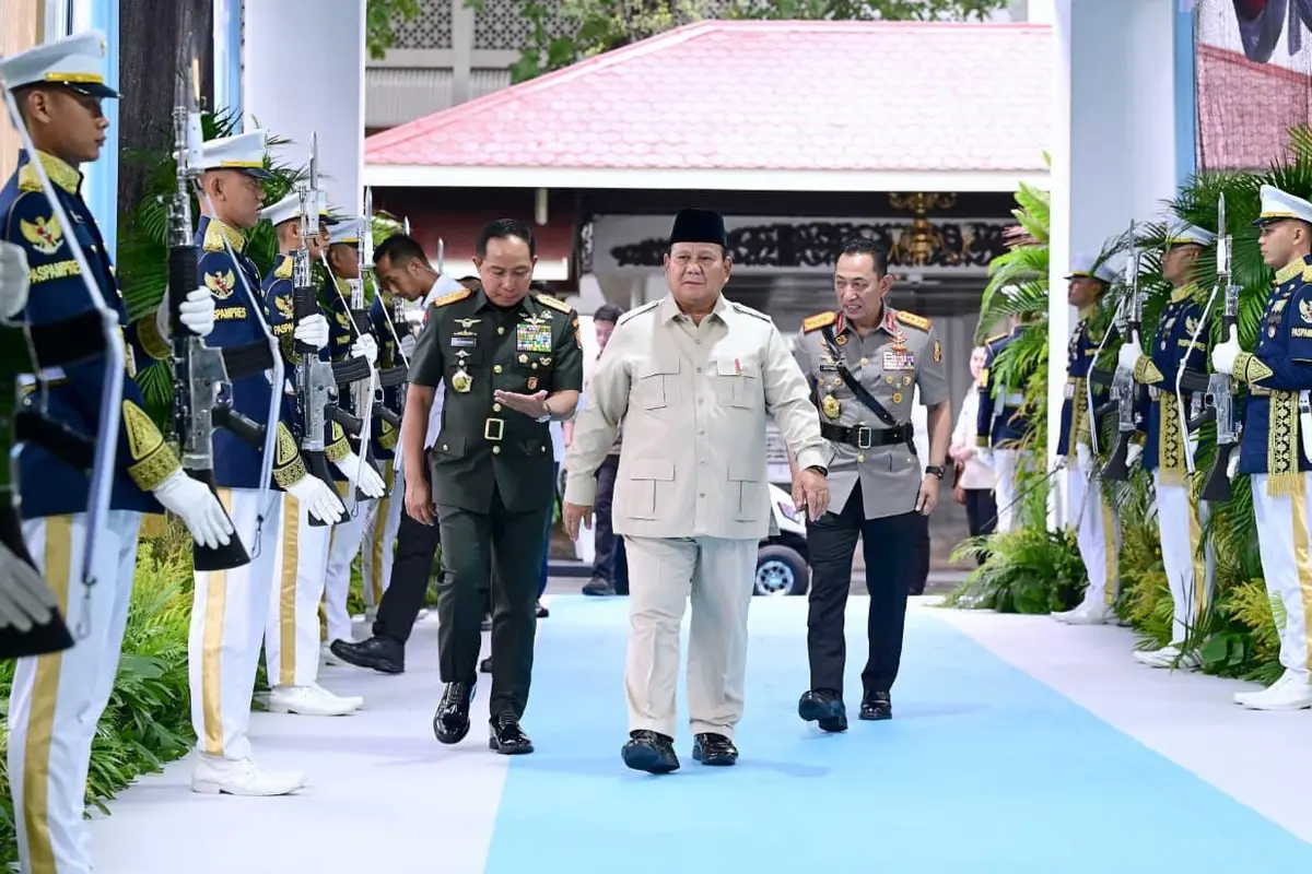 Presiden Prabowo Subianto memberikan taklimat kepada para peserta Rapat Pimpinan (Rapim) TNI dan Polri.