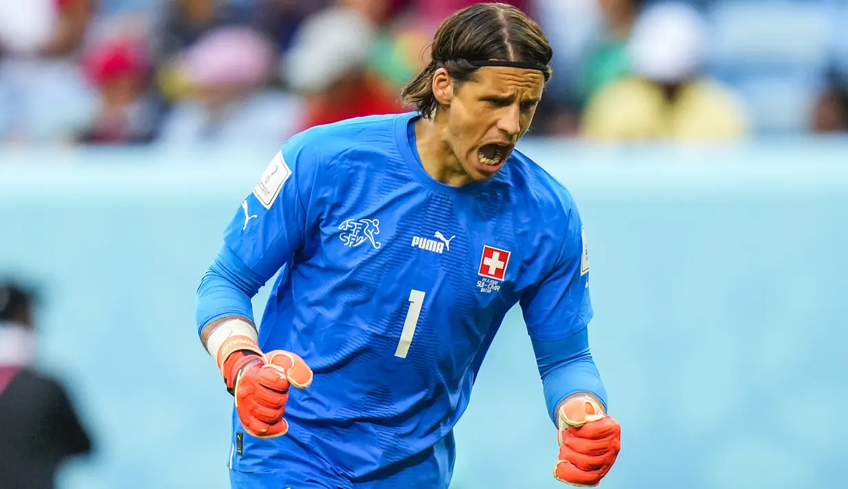 Sommer, 34 tahun, yang merupakan pilihan pertama untuk negaranya, mengaku tak sabar ingin bermain di hadapan para fans Inter Milan. (AP Photo/Petr Josek, File)