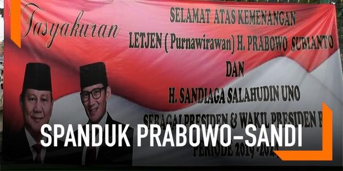 VIDEO: Lagi, Warga Pasang Spanduk Kemenangan Prabowo-Sandi