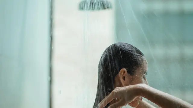 Tips Merawat Rambut Pendek Tetap Rapi Sepanjang Hari di Cuaca Panas, Anti Bad Hair Day