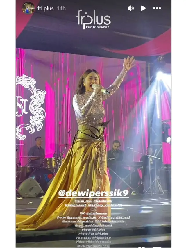6 Potret Dewi Perssik Jadi Bintang Tamu di Pernikahan Kakak Ipar Putri Isnari