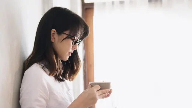 wanita maret untuk tenangkan diri