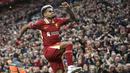 Pemain Liverpool, Luis Diaz melakukan selebrasi setelah mencetak gol ke gawang Brentford pada laga lanjutan Liga Inggris 2024/2025 di Anfield, Liverpool, Inggris, Minggu (25/08/2024) malam WIB. (AP Photo/Rui Vieira)