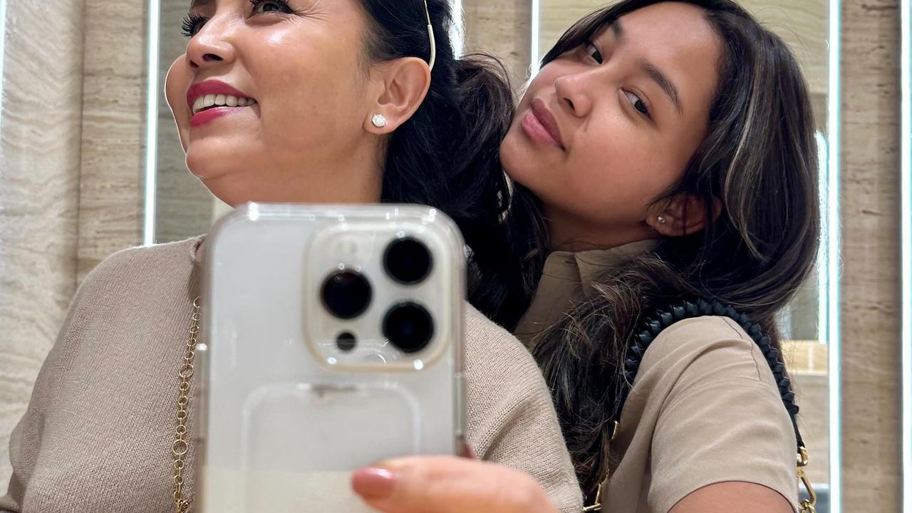 7 Potret Khirani Anak Mayangsari yang Makin Stunning, Kini Berusia 18 Tahun