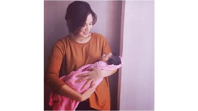 Potret Zalina anak Raisa dan Hamish Daud yang berumur 3 Bulan