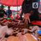 Harga daging ayam ras dijual Rp38.590 per kilogram. (Liputan6.com/Angga Yuniar)