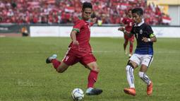 3. Bek Persija, Ryuji Utomo, memainkan debutnya di SEA Games bersama Timnas Indonesia saat mengalahkan Kamboja 2-0. (Bola.com/Vitalis Yogi Trisna)