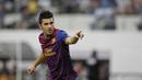 4. David Villa - Keunikan terjadi saat David Villa ditransfer dari Valencia ke Barcelona. Jelang menandatangani kontrak pada 2010, Villa disodori klausul anti rasisme dalam kontraknya. (AFP/Aaron Sprecher)