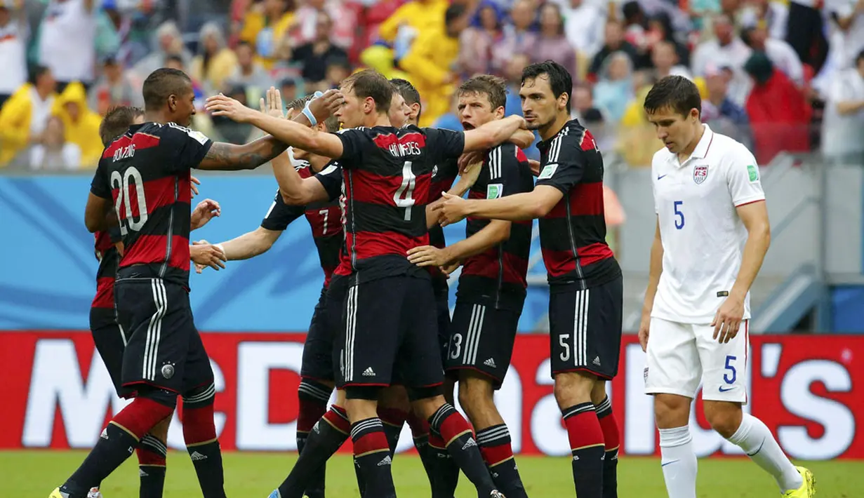 Timnas Jerman unggul 1-0 atas Amerika Serikat di laga penutup penyisihan Piala Dunia 2014 Grup G di Stadion Pernambuco, Recife, Brasil, (26/6/2014). (REUTERS/Laszlo Balogh)
