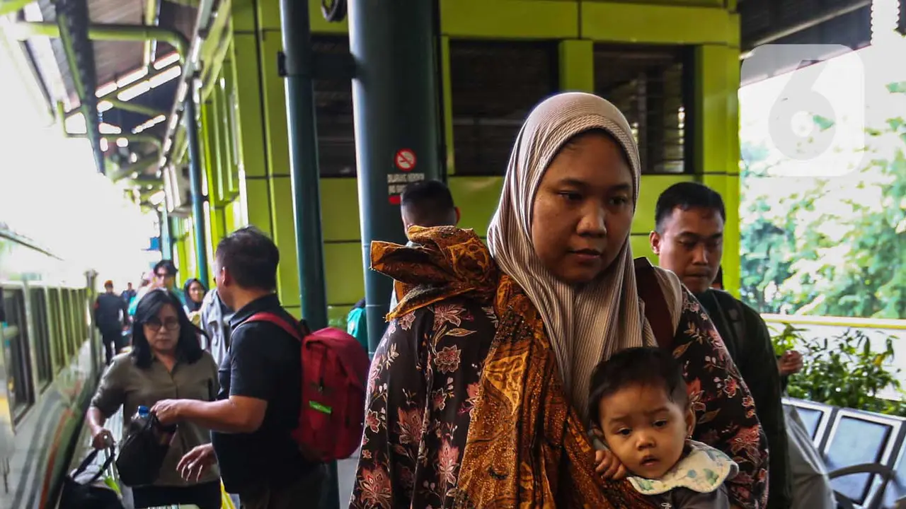 Stasiun Gambir Kedatangan 14.000 Penumpang dari Berbagai Daerah