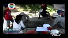 Fosil kerang dan terumbu karang yang diduga merupakan zaman purba, ditemukan di sebuah aliran Sungai Bengawan Solo, yang melintas di wilayah Ngawi, Jawa Timur.