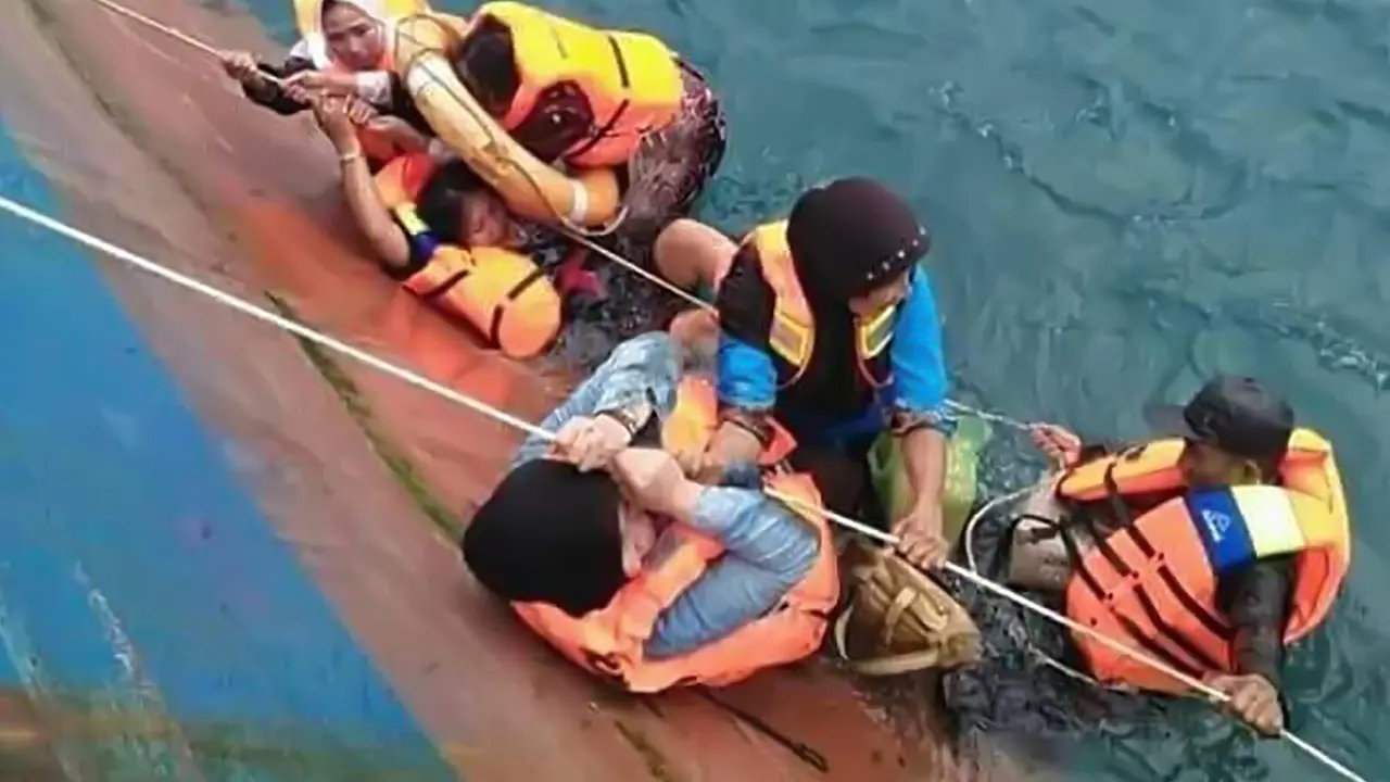 Detik-Detik KM Lestari Maju Tenggelam di Perairan Selayar