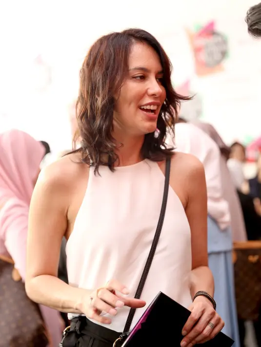 Walau namanya besar di dunia tersebut, saat ini Sophia sama sekali belum berencana untuk kembali ke dunia tersebut. Meski demikian, dia belum bisa memprediksi apa yang akan terjadi di masa depan. (Andy Masela/Bintang.com)