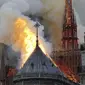 Katedral Notre Dame de Paris Terbakar pada Senin 15 April 2019 (AFP / FRANCOIS GUILLOT)