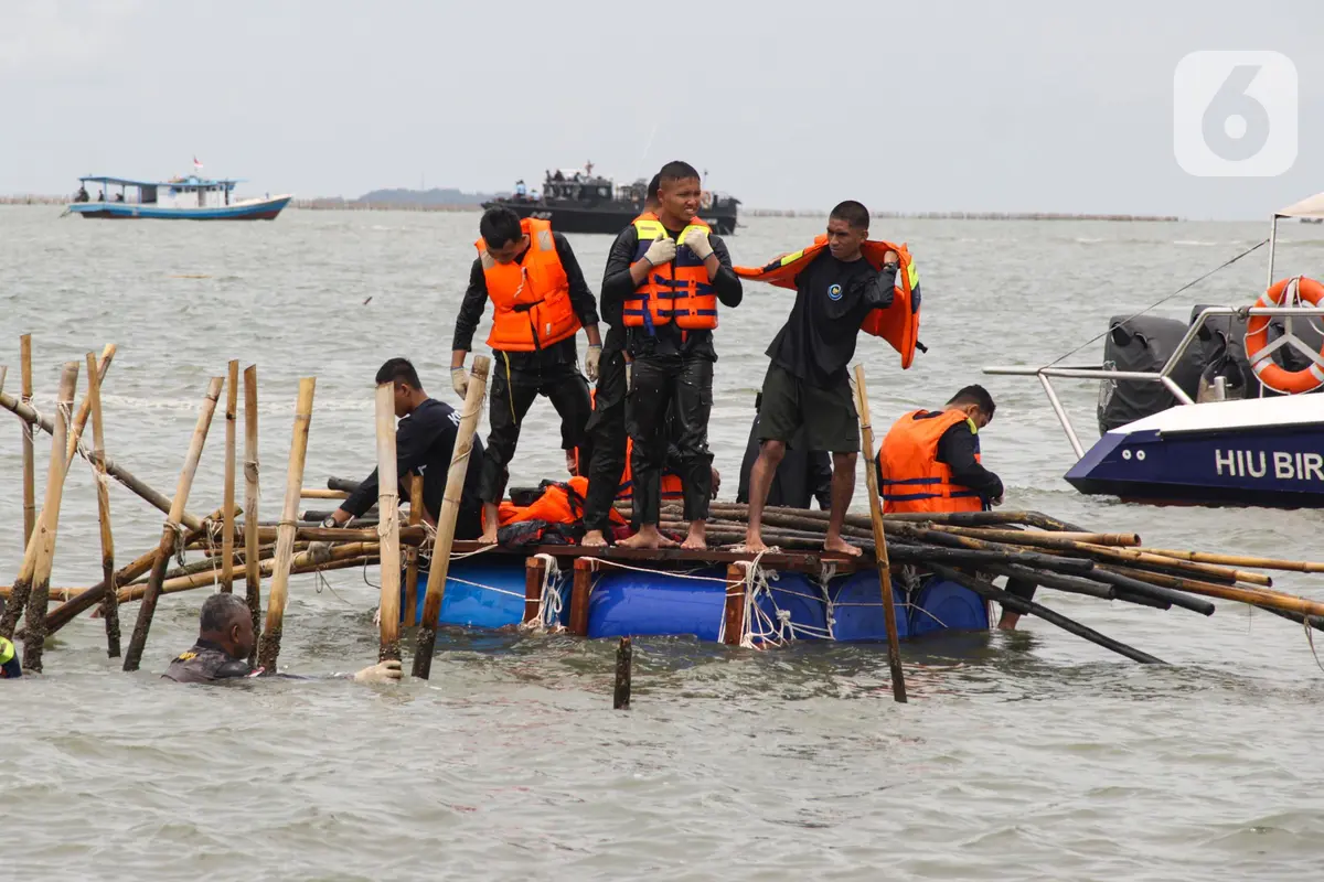 Secara Serentak, Ribuan Personel Gabungan Bersama Nelayan Bongkar Pagar Laut di Tangerang