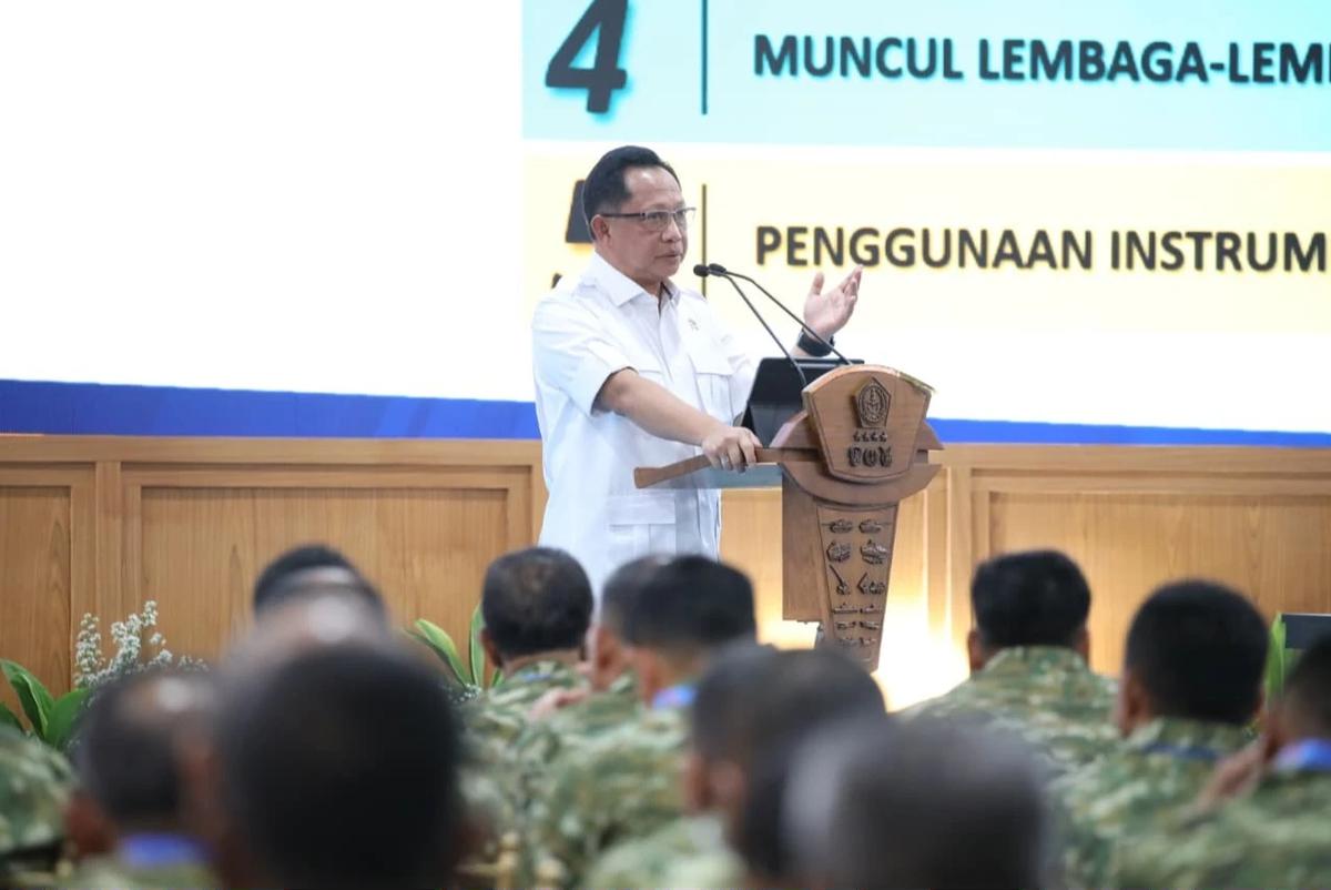 Mendagri Tito Karnavian saat menyampaikan pengarahan pada acara Apel Komandan Satuan TNI Tahun 2026 di Universitas Pertahanan