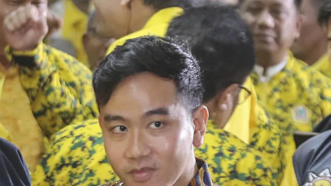 Gibran Menjawab: Soal Dinasti Politik, Sanksi dan Nasibnya di PDIP