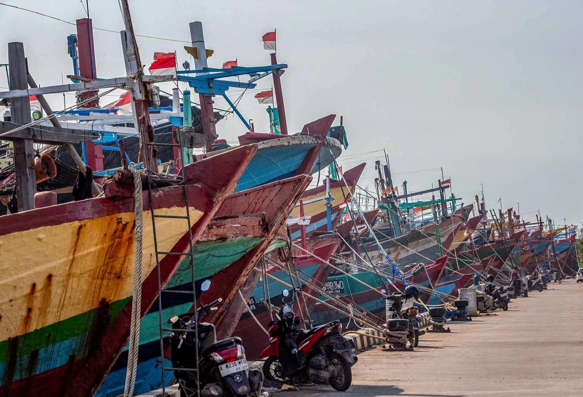 FOTO: Ribuan Kapal Nelayan Pati Berhenti Melaut Akibat Lonjakan Harga Solar