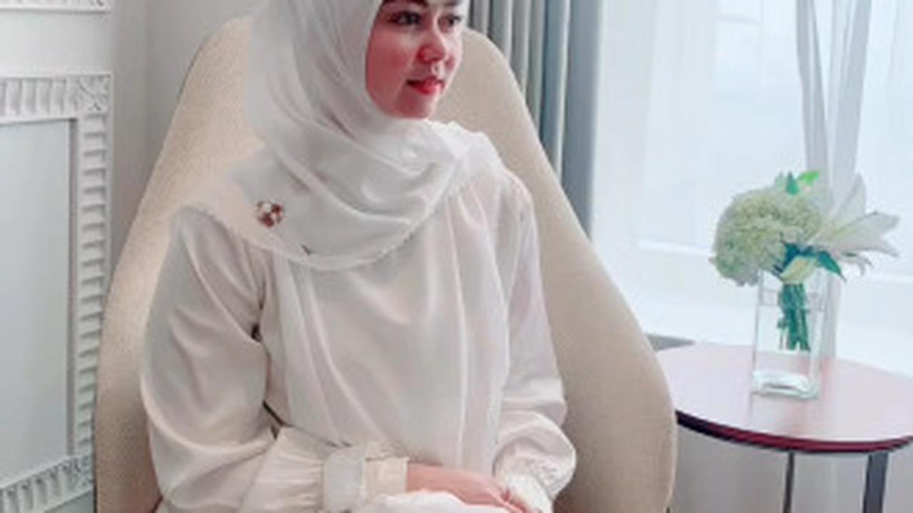 5 Potret Cantik Lala Nurlela Ipar Syahrini yang Buat Nassar Terpana, Ibu Tunggal Dikenal Tajir Melintir