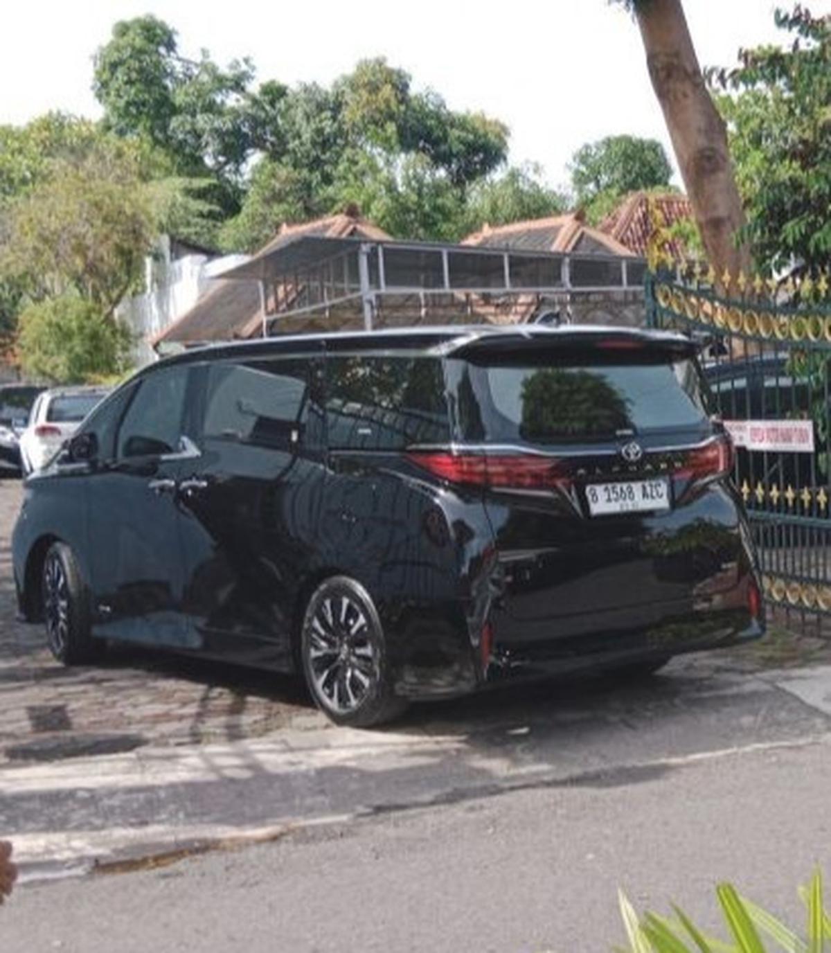Jokowi Kunjungi Sultan HB X di Keraton Kilen, Yogyakarta
