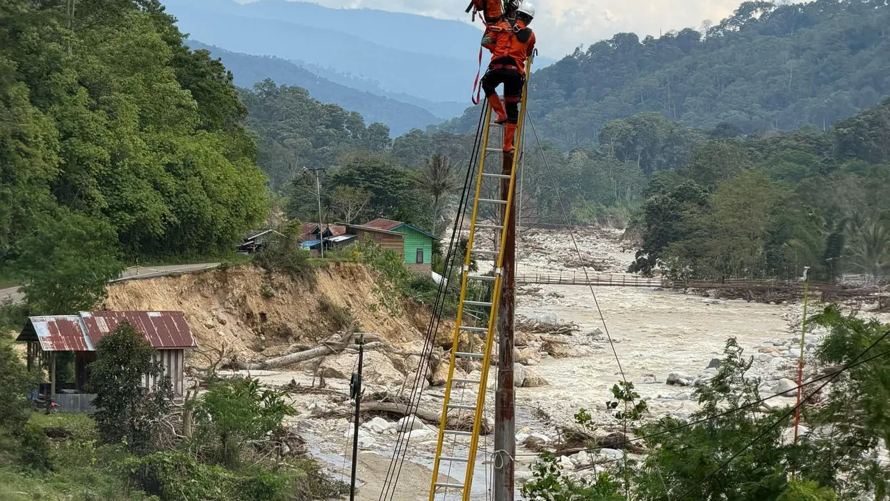 PT PLN (Persero) berhasil memulihkan aliran listrik ke 6.432 desa di Aceh pascabencana. (Dok PLN)