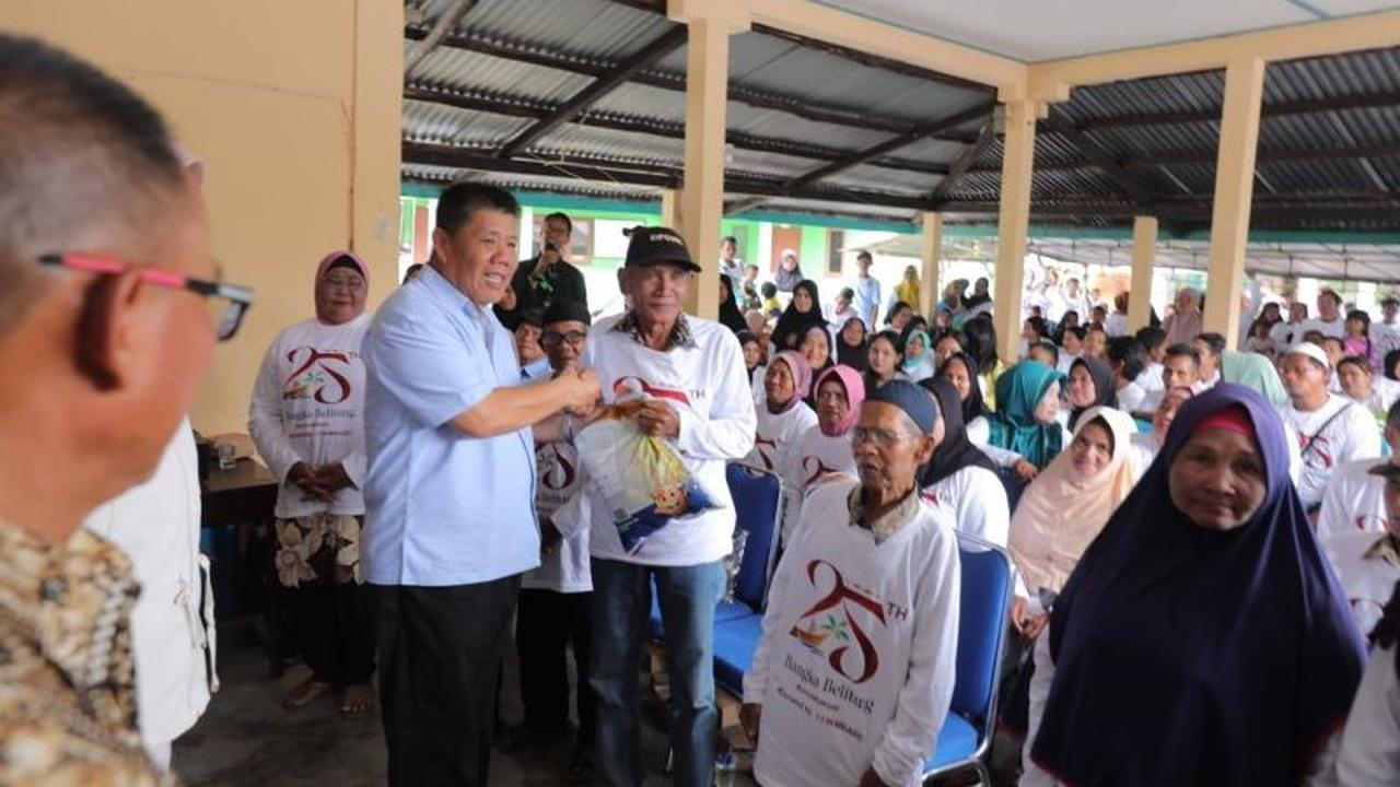 Gubernur Hidayat Arsani Salurkan Ratusan Bantuan Sembako Gubernur Babel untuk Warga Pelepak Pute