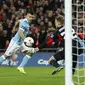 Sergio Aguero saat gagal maksimalkan peluang di final Liverpool vs Manchester City (reuters)