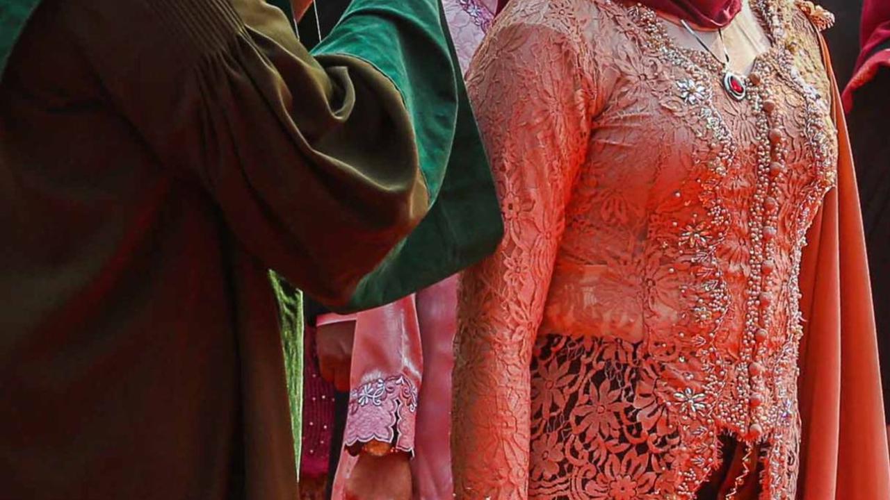 FOTO: Melihat Momen Pelantikan Anggota KPU untuk Provinsi, Kabupaten dan Kota Ambil Sumpah Jabatan di Jakarta