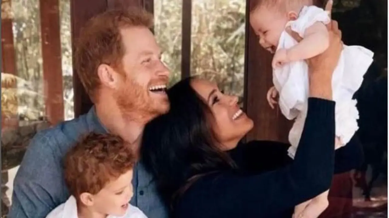 Pangeran Harry Beri Hadiah Istimewa untuk Meghan Markle di Ulang Tahun Pernikahaan